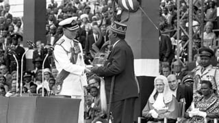 at what point  in time did kenya achieve its independence