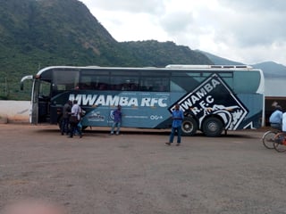 viaggio in autobus nell'africa orientale